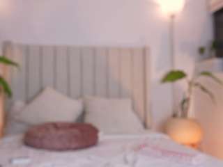 Live webcam model cheerrybomb on Soda Cams