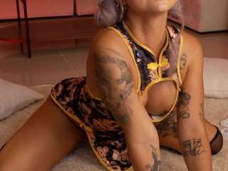 Dani Rouge live webcam show