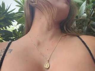 Dani Rouge live cam