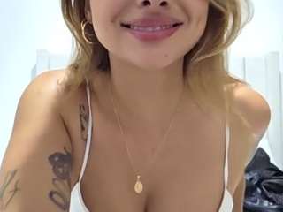 Dani Rouge live cam