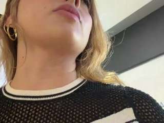 Dani Rouge live cam