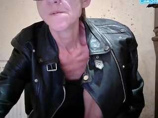 sexygeny Live Webcam on CamSoda