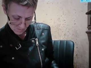 sexygeny's CamSoda show and profile