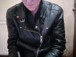 sexygeny's CamSoda show and profile