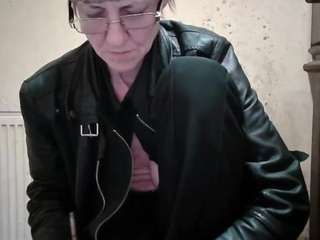 sexygeny's CamSoda show and profile