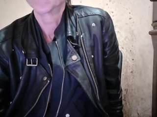 sexygeny's CamSoda show and profile