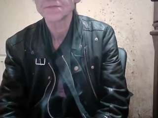 sexygeny's CamSoda show and profile