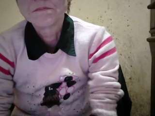 sexygeny, female webcam model,  years old, on live webcam