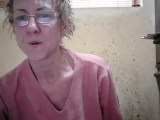 sexygeny's CamSoda show and profile