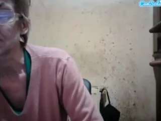 sexygeny's CamSoda show and profile