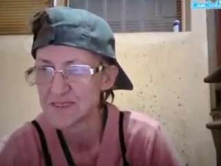 sexygeny's CamSoda show and profile