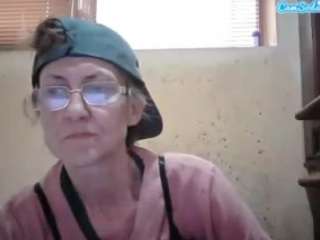 sexygeny's CamSoda show and profile