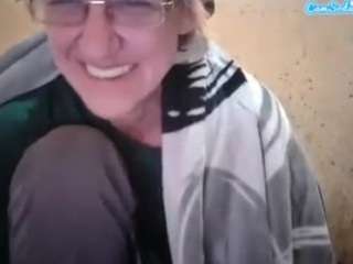 le modèle sexygeny est en webcam porno dans un show sur le site camsoda, il possède les tags suivants: amateur,anal toys,ass bouncing,athletic,average,dirty talk,drinking,middle aged,skinny,smoking