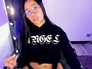 larola_a