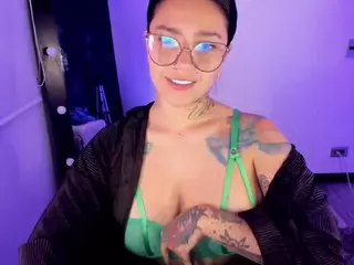 LeaSmlthv's Live Sex Cam Show