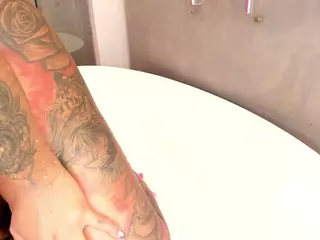 Tattoobabbyy's Live Sex Cam Show