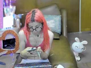 skinnyteen webcam model