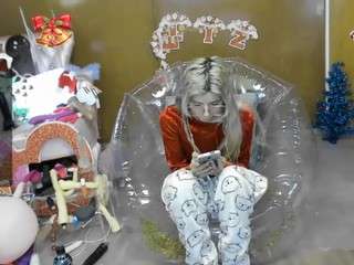 skinnyteen webcam model