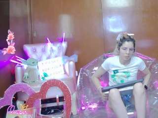 skinnyteen live cam profile