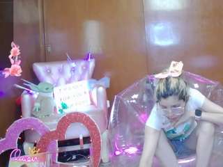 skinnyteen live cam profile