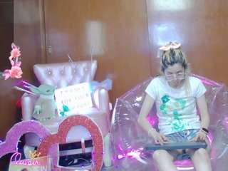 skinnyteen live cam profile