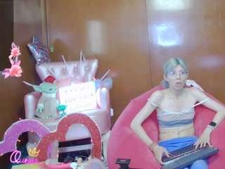 skinnyteen Live Webcam on CamSoda