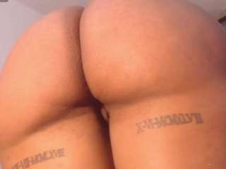 karolgarcia's CamSoda show and profile