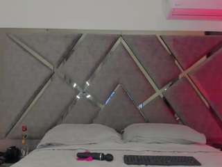 Live webcam model salommecruz on Soda Cams