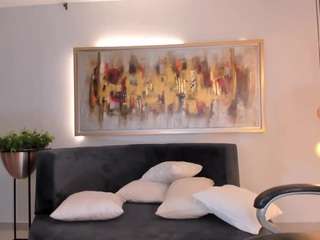 le modèle renatareyes est en webcam porno dans un show sur le site camsoda, il possède les tags suivants: anal,living-room,wet,thick,student,spank,solo,shaved-pussy,robe,pussy,oil,nature,natural,ass,lush,lingerie,blowjob,asshole,bedroom,bikini