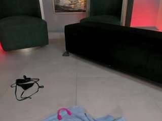 renatareyes Live Webcam on CamSoda