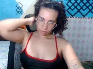 Live cam show with nadiablack