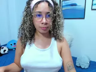 nadiablack's Live Sex Cam Show
