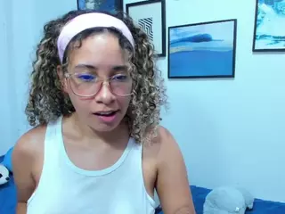 nadiablack's Live Sex Cam Show