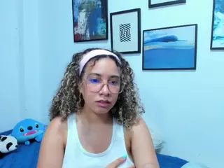 nadiablack's Live Sex Cam Show