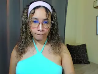 nadiablack's Live Sex Cam Show