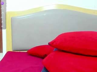 NahomyFox