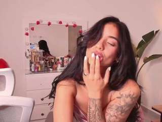 lairascott's CamSoda show and profile