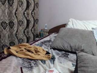 le modèle queentwerk est en webcam porno dans un show sur le site camsoda, il possède les tags suivants: amateur,fuck machine,toys,tease,strip,squirter,solo,robe,pussy,natural,lovense,living room,anal toys,lingerie,fetish,bikini,ass,ass clapping,asshole,feet