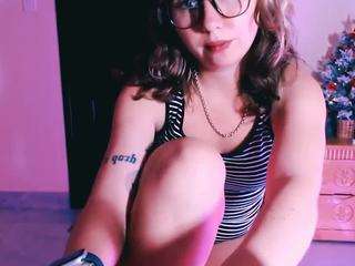 cosmoriri Live Webcam on CamSoda