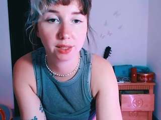 le modèle cosmoriri est en webcam porno dans un show sur le site camsoda, il possède les tags suivants: amateur,ass,twerk,toys,taboo,spank,smallboobs,pvt,natural,lush,lovense,horny,hairy,german,fingers,dildo,cum,c2c,brown-eyes,boobs