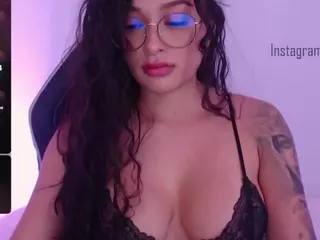 casandracruz's Live Sex Cam Show
