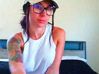  tighttinymilf chat room