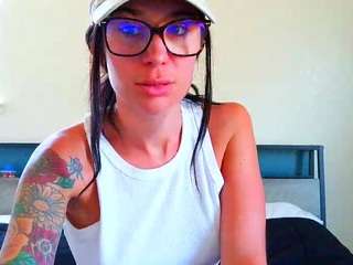  tighttinymilf chat room