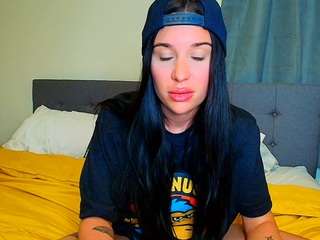 tighttinymilf webcam
