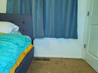 tighttinymilf webcam