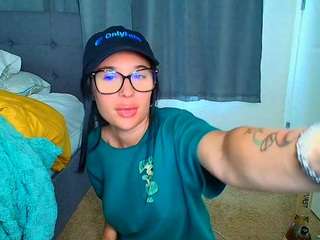  tighttinymilf chat room