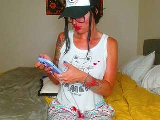  tighttinymilf chat room