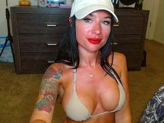 tighttinymilf webcam