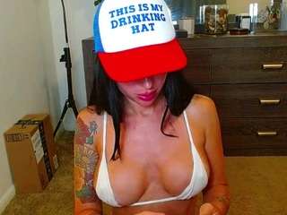 tighttinymilf webcam