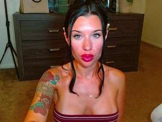 tighttinymilf Live Webcam on CamSoda